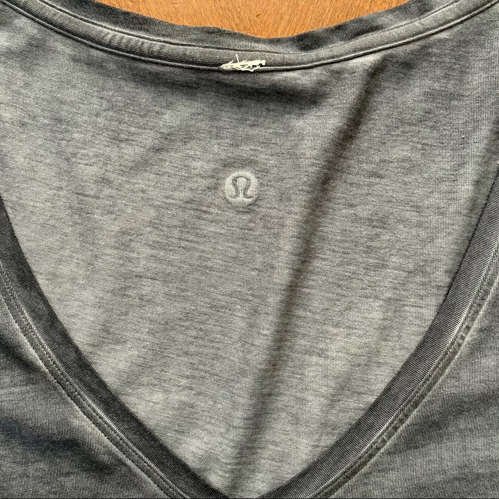 Lululemon Tee - Picture 4 of 5